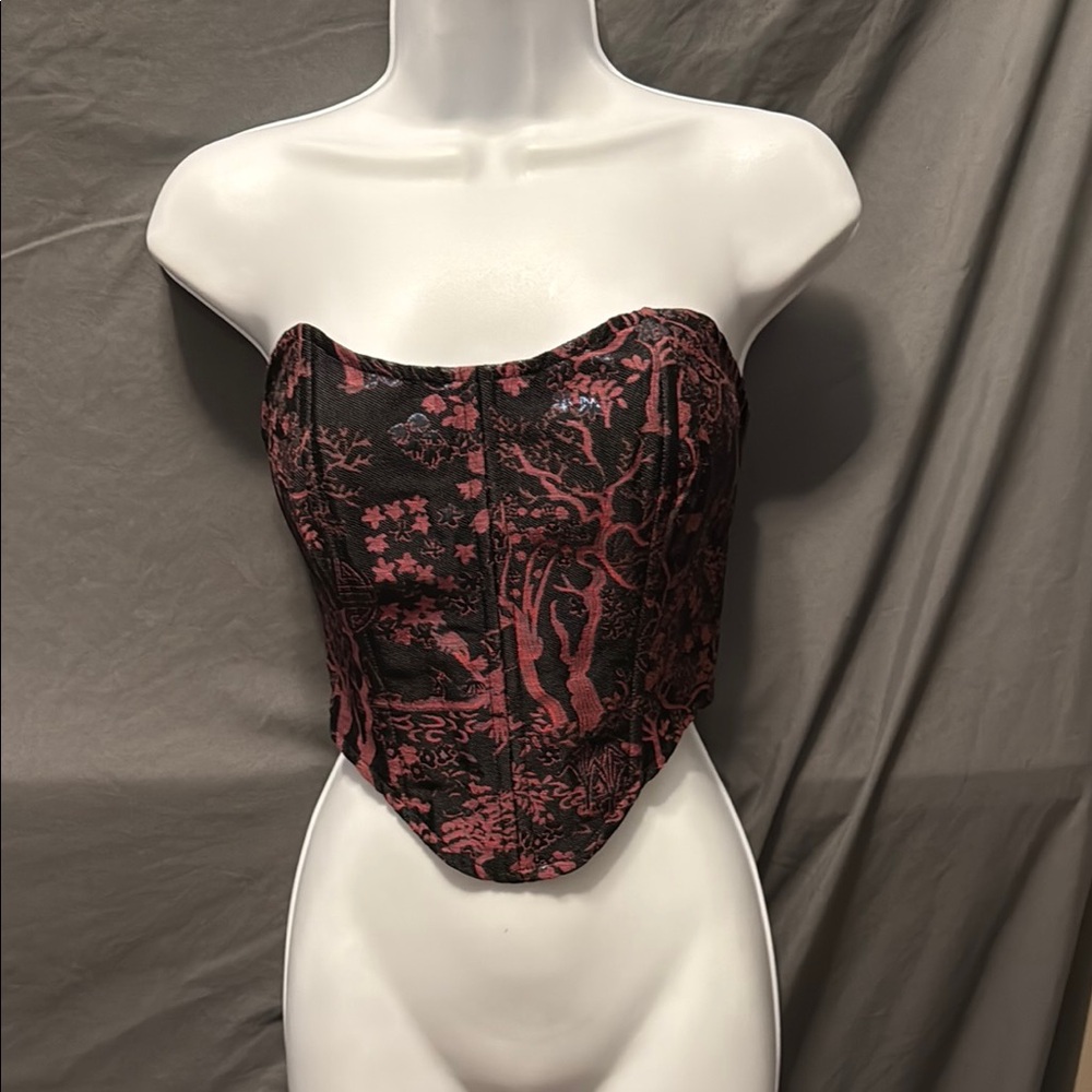 Black and Red Strapless Corset Top by tic toc